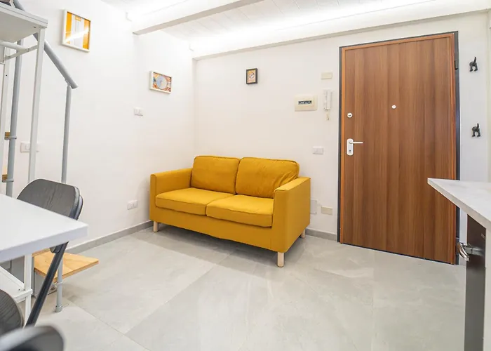 Metro Yellow Suite