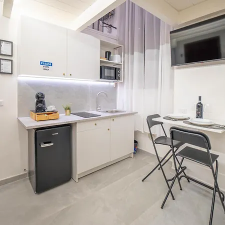 Metro Yellow Suite Milan Exterior photo