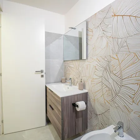 Metro Yellow Suite Milan Exterior photo